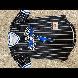 Black pyramid “the one” jersey